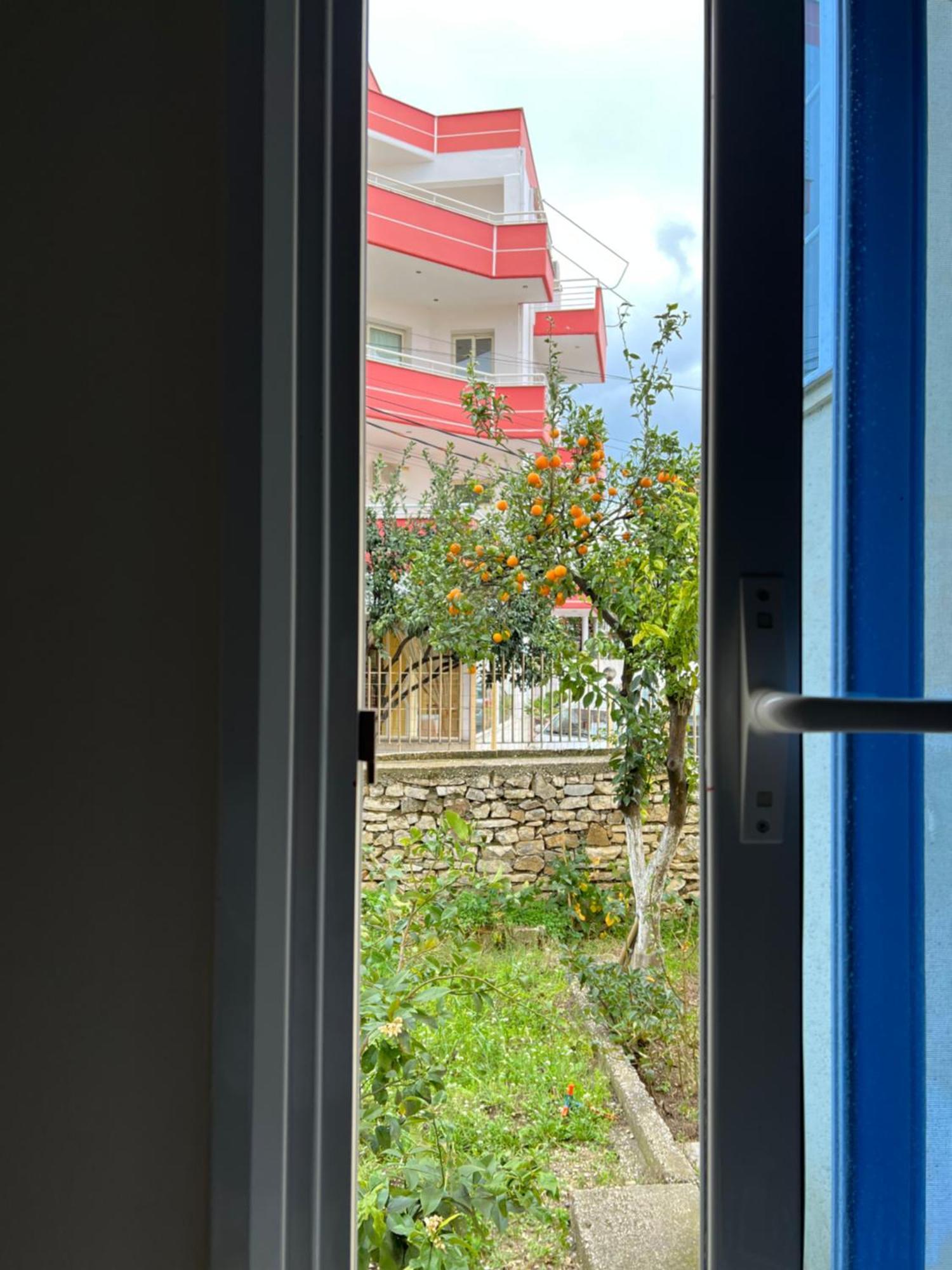 Mimi'S Apartments Vlorë Exterior foto