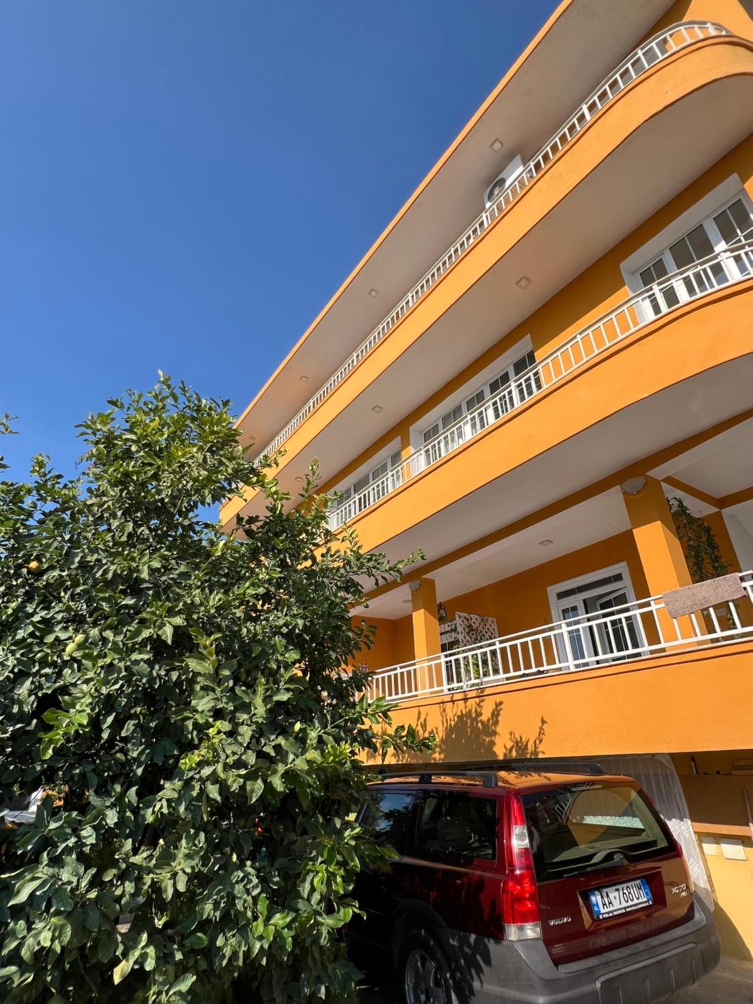 Mimi'S Apartments Vlorë Exterior foto